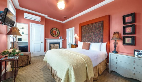 Deluxe Room, 1 Queen Bed