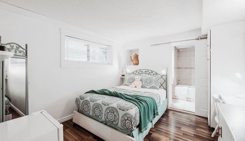 Standard Room, 1 Queen Bed, Garden View