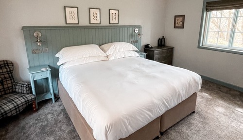 Classic Fishing Lodge