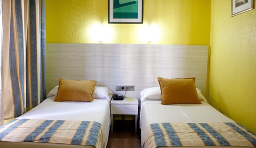 Standard Twin Room