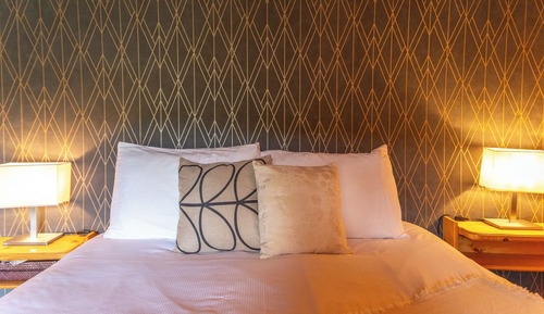 Deluxe Room, 1 Queen Bed