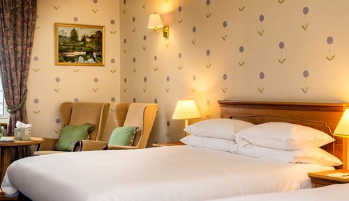 Family Double Room ( Loch View)