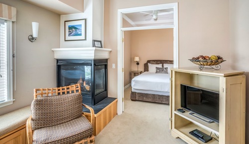 Cannon Beach Hotel - Exclusive Suite (Not pet or child friendly)