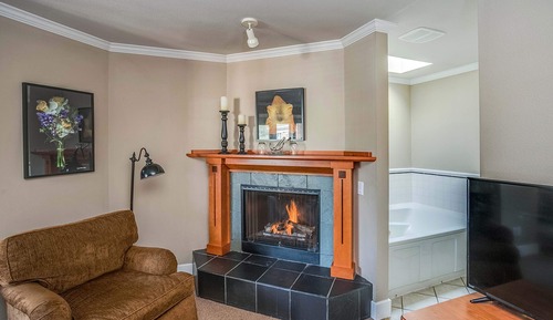 The Courtyard - Premier King (Pet and child friendly)