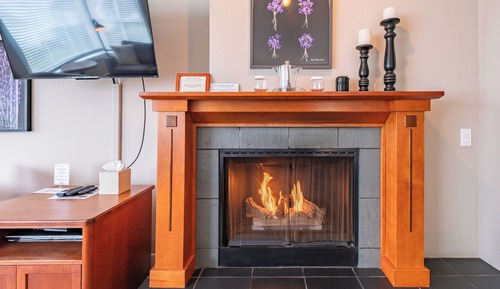 The Courtyard - Haystack King (Pet and child friendly)