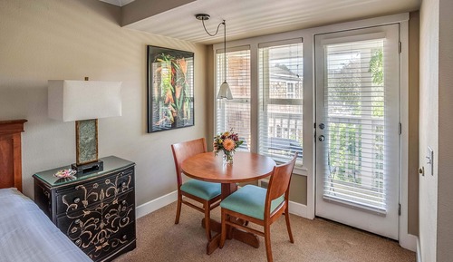 The Courtyard - Premier King (Pet and child friendly)