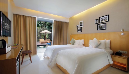 Superior Room, 2 Twin Beds, Pool View