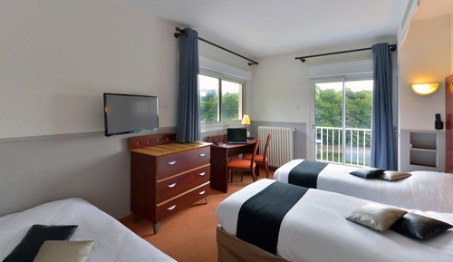 Room, 2 Twin Beds, Lake View