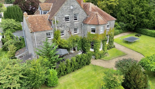 Deluxe Apartment, Private Bathroom, Garden View (Hazelwood)