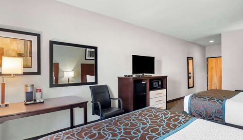 Standard Room, 2 Queen Beds, Accessible, Bathtub