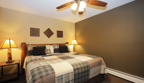 Suite (1 Bedroom Full Kitchen River Level)