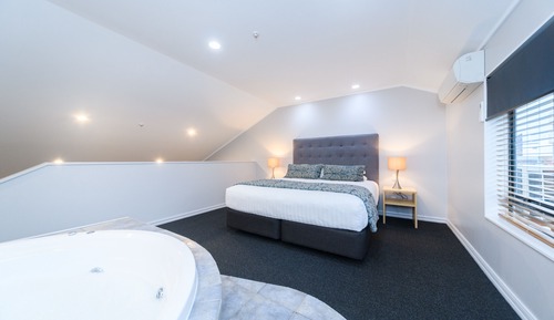 Executive Suite (Adults Only)