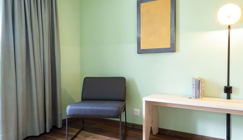 Deluxe Double Room, 1 Queen Bed, Non Smoking, Private Bathroom