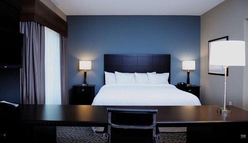 King Suite, Studio