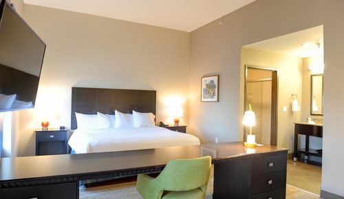 King Suite, Studio