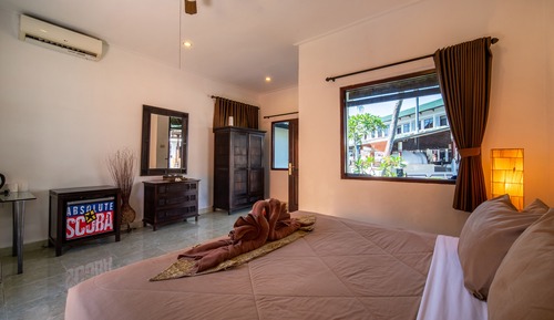 Traditional Bungalow, Garden Area