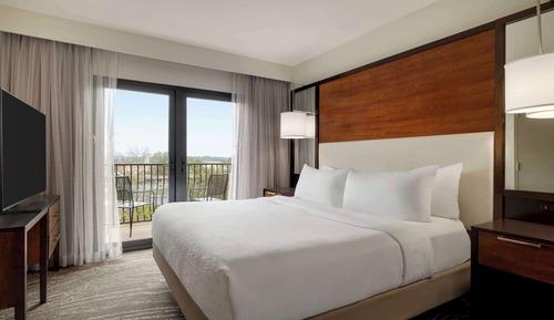 Suite, 1 King Bed, Accessible, Bathtub (2 Rooms, Balcony)