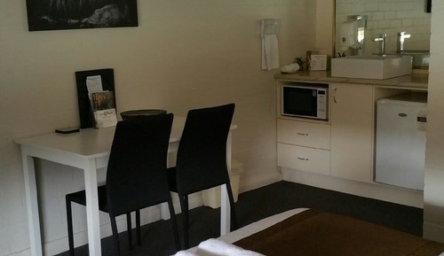 Standard Room, 1 Queen Bed