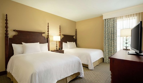 Suite, 2 Queen Beds (Roll-In Shower)
