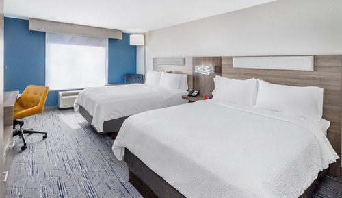 Standard Room, 2 Queen Beds, Roll-in Shower (Mobility Accessible)