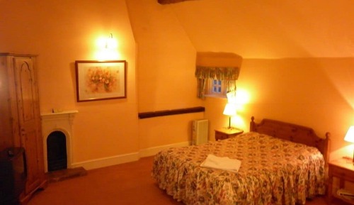 Suite, Ensuite (Small (2 ad & 2 ch))