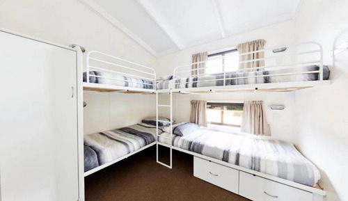 3 Bedroom Seaside Cabin