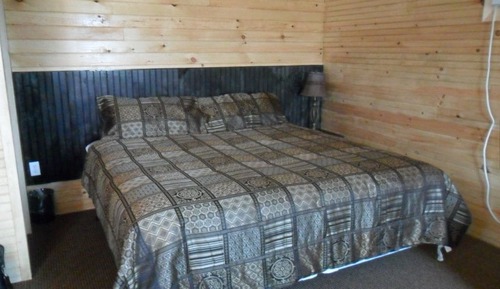 Cabin, Fireplace (Cottage 10)