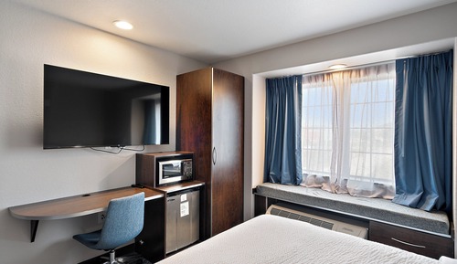 Standard Room, 1 Queen Bed