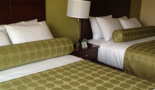 Room, 2 Queen Beds, Accessible, Non Smoking (Accessible Benched Tub)