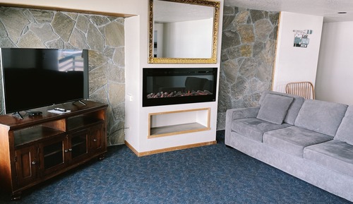 Family Room, 3 Bedrooms, Kitchen (First Floor)