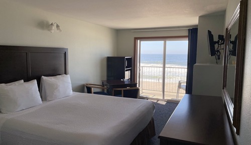 Standard Room, 1 King Bed, Fireplace (Second Floor w/ Balcony)