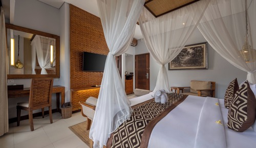 Suite Room with Valley View