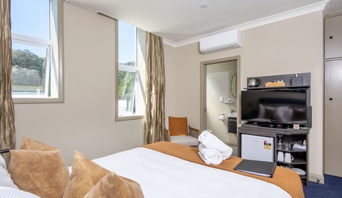 Heritage Suite- Simpkins (Top Floor, Heritage Building)