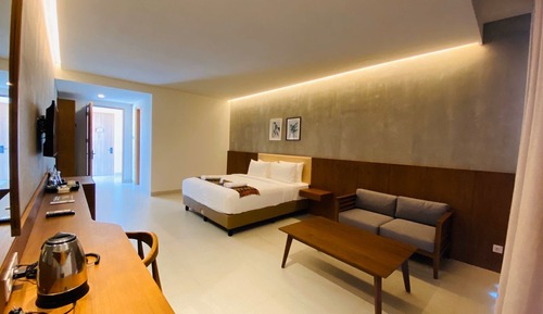Suite, Garden View