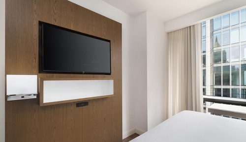 Standard Room, 1 King Bed, Accessible, Non Smoking (Larger Room)