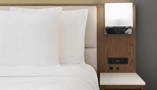Standard Room, 1 King Bed, Non Smoking (Larger Room)