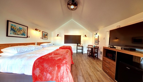 Double Queen, Cottage # 6 (Pet Friendly)