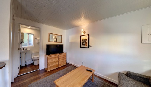 Queen 1 Bedroom Cottage, Kitchen #14