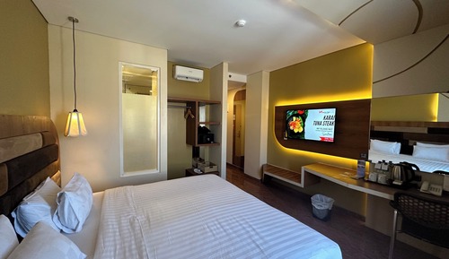 Deluxe Double Room, City View