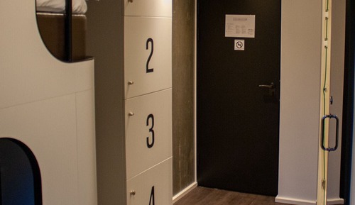 Shared Dormitory, Women only (4)