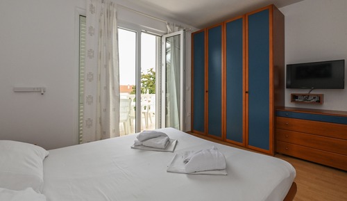 Comfort Apartment, 2 Bedrooms, Terrace, Garden View