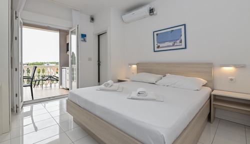 Comfort Room, Terrace