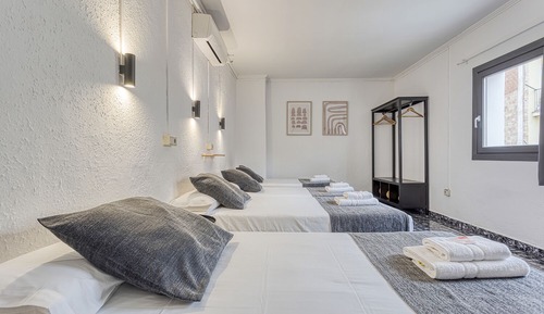 Basic Quadruple Room, Non Smoking, Courtyard View
