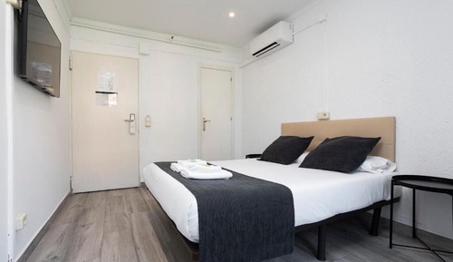 Basic Double Room, Non Smoking, City View