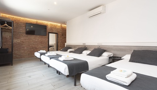 Premium Quadruple Room, Non Smoking, Courtyard View