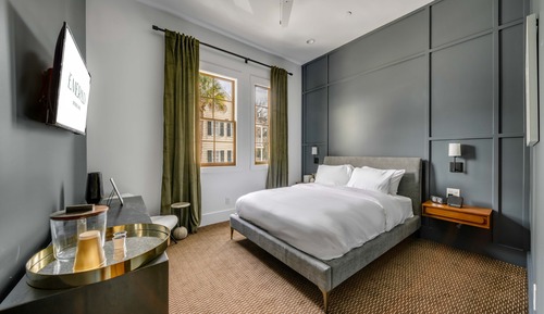 Premium Room, 1 Queen Bed