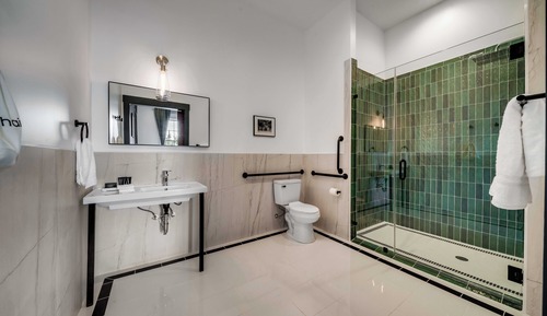 Classic Room, 1 King Bed, Balcony