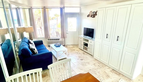 Studio, Ocean View, Beachside (Coastal Cozy)