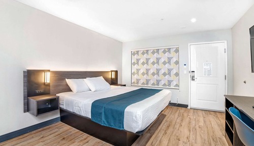 Standard Room, 1 King Bed, Non Smoking