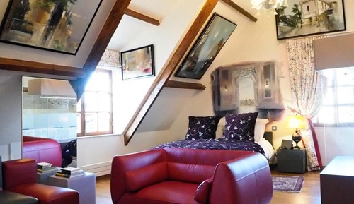 Superior Double Room (Suite Arcelin)